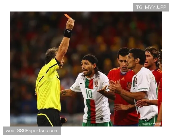 不当行为判罚要点：裁判区分黄牌与红牌的判断标准与常见误区