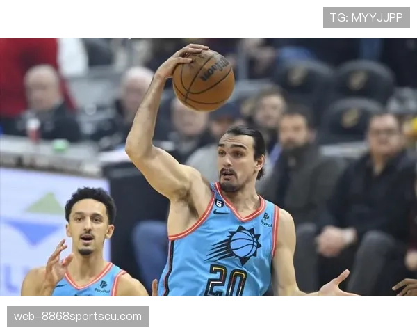 克里斯·波什挡拆配合提升三分命中率 拉开内线空间差距明显